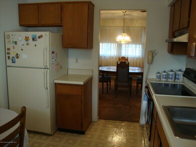 25 Attleboro Ln 013