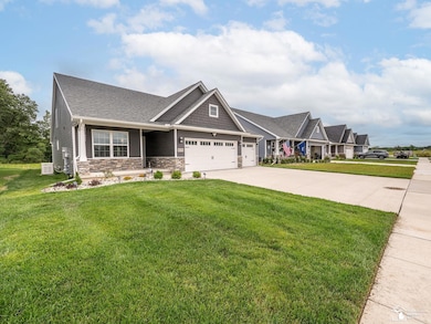 8276 Grande Lake Cir, Temperance, MI 48182 - photo 3