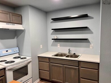 1703 Polk St, Wichita Falls, TX 76309 - photo 4