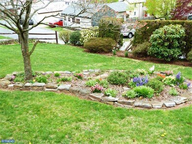 29 Spruce St, Mohnton, PA 19540 - photo 2