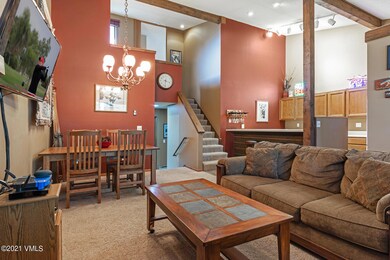225 Gopher Rd-020-019-Living Room-MLS_Si