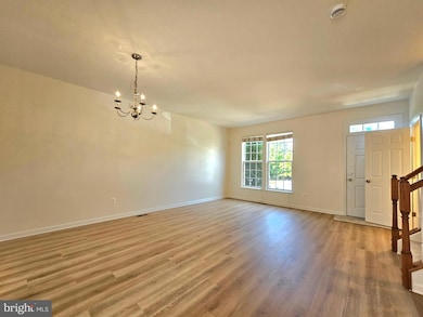 15318 Elizabeth Burbage Loop, Woodbridge, VA 22191 - photo 4