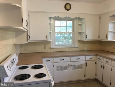 314 Grape St, Hammonton, NJ 08037 - photo 4