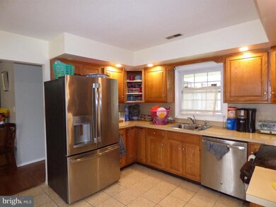 6 Pinetree Ln, Willingboro, NJ 08046 - photo 3