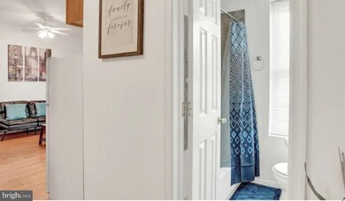 2216 Reed St unit 2ND FLR, Philadelphia, PA 19146 - photo 3