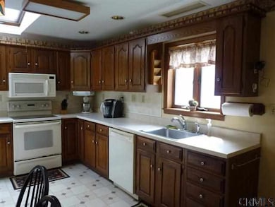 874 Benedict St, Niskayuna, NY 12309 - photo 3