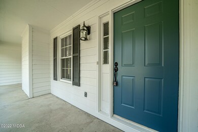228 J R Blvd--9