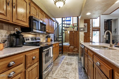 31 Beaver Rd-006-012-Kitchen-MLS_Size