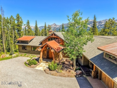 Luxuriuos fully furnished home comprised of 5 BR /