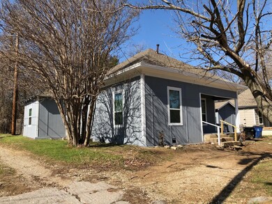 611 S Scullin Ave, Denison, TX 75020 - photo 3