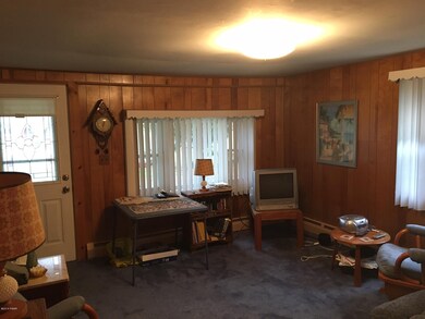 208 Mountain Spring Ave, Hawley, PA 18428 - photo 5