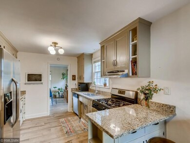 Granite counters and breakfast bar