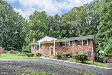 18412 Cedar Dr, Triangle, VA 22172 - photo 3