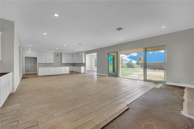 4835 Blushing Dawn Ave, Las Vegas, NV 89118 - photo 3