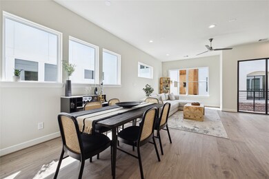 137 Eastwood St, Houston, TX 77011 - photo 6