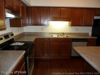 579 Winding Creek Rd, Fayetteville, NC 28305 - photo 2