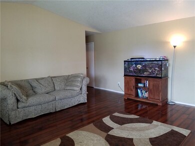 9217 Snowberry Dr, Oklahoma City, OK 73165 - photo 4