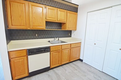 Classical High Condominiums unit 413 &H5, Springfield, MA 01103 - photo 3