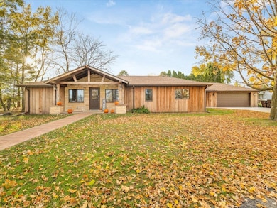 5070 N Pecatonica Rd, Pecatonica, IL 61063 - photo 3