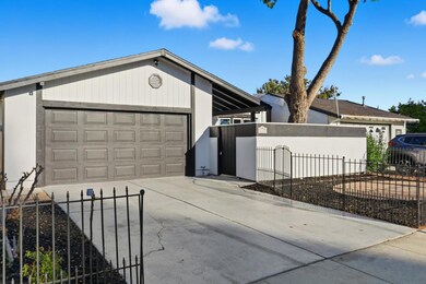 1189 Oakview Rd, San Jose, CA 95121 - photo 4