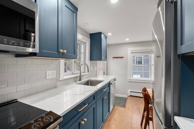 239 Washington St unit 3, Marblehead, MA 01945 - photo 2