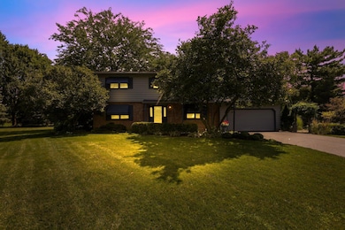 876 Cummington Rd, Columbus, OH 43213 - photo 3