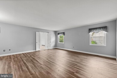 3908 Conifer Ln, Bowie, MD 20715 - photo 6