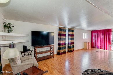 Light and Bright Family Room