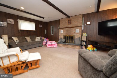 329 E Wall St, Bethlehem, PA 18018 - photo 3