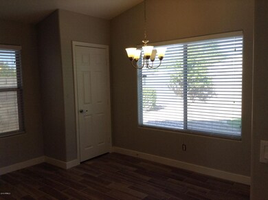 eat in kitchen, pantry, new blind