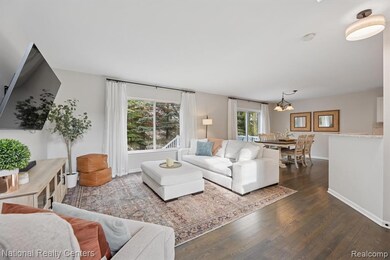 4658 Tiger Lily Trail unit 6, Clarkston, MI 48346 - photo 4