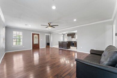 3607 Pecan St, Houston, TX 77087 - photo 4