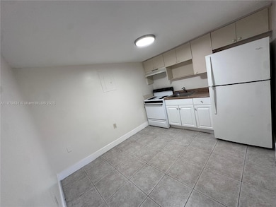 16150 NE 19th Ct unit 4, North Miami Beach, FL 33162 - photo 2