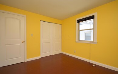 Yellow Bedroom (2)