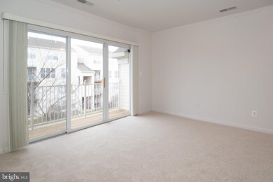 2480 Angeline Dr unit 301, Herndon, VA 20171 - photo 3