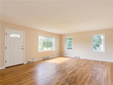 4880 Sharon Ave, Columbus, OH 43214 - photo 7