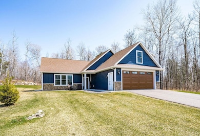 4320 Thielke Cir, Hermantown, MN 55811 - photo 2
