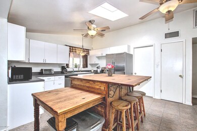 6952 Princeton kitchen 1