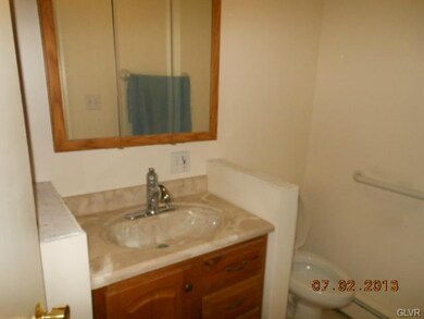 455 Stoneridge Rd, Emmaus, PA 18049 - photo 6