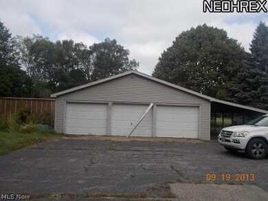 detached 3 car garage