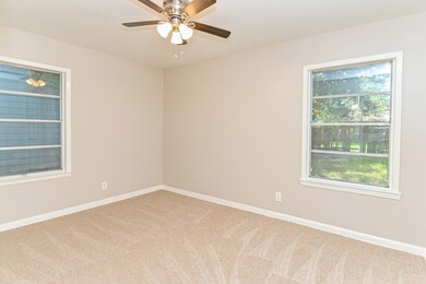 10539 Hollyglen Dr, Houston, TX 77016 - photo 4