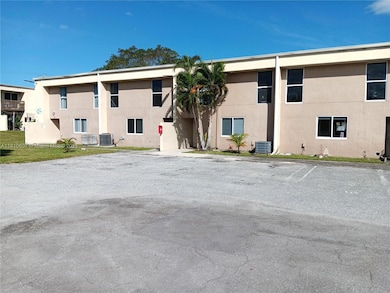 2800 Georgia Ave unit 14, West Palm Beach, FL 33405 - photo 4