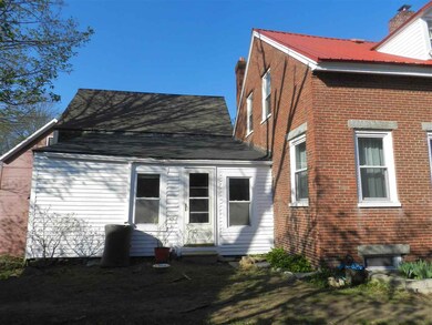 6 Chestnut St, Pittsfield, NH 03263 - photo 2