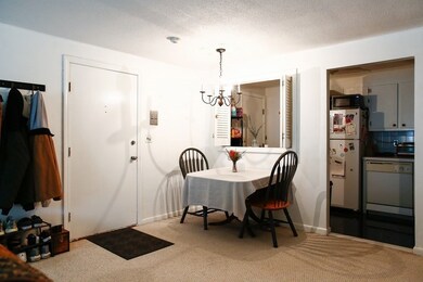 14 Hallmark Gardens unit 6, Burlington, MA 01803 - photo 6