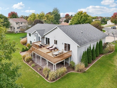 919 Lochmoore Dr, Waunakee, WI 53597 - photo 3