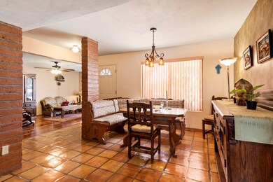05-Dining Room