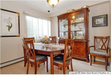 24 Croft Ct unit A, Staten Island, NY 10306 - photo 6