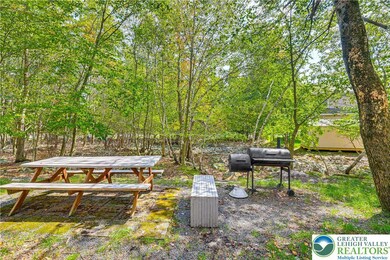 7901 Sleepy Hollow Dr, Tobyhanna, PA 18466 - photo 4