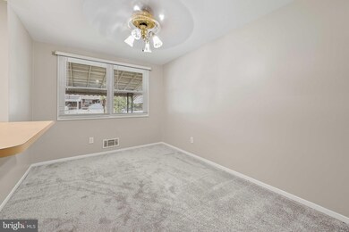 1053 Foxcroft Ln, Essex, MD 21221 - photo 7