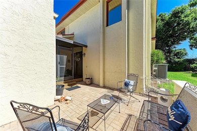 6207 Courtside Dr unit 23, Bradenton, FL 34210 - photo 5